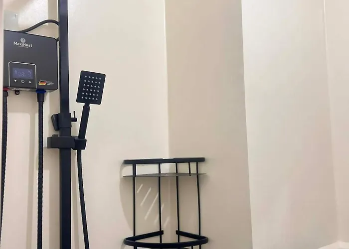 Roms Place Urban Deca Tower Cubao 3*