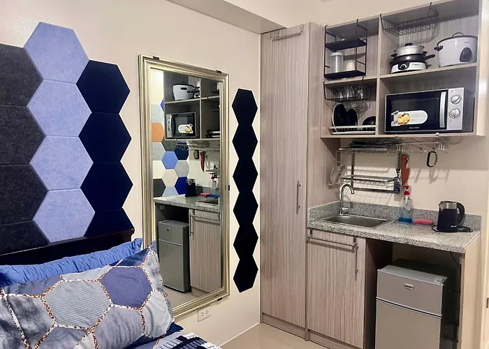 Hotel Roms Place Urban Deca Tower Cubao 3*